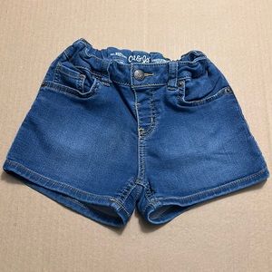 Cat and jack Jean shorts in like new shape. Size 7-8(M)